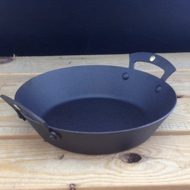 8" (20cm)  Spun Iron Prospector Casserole