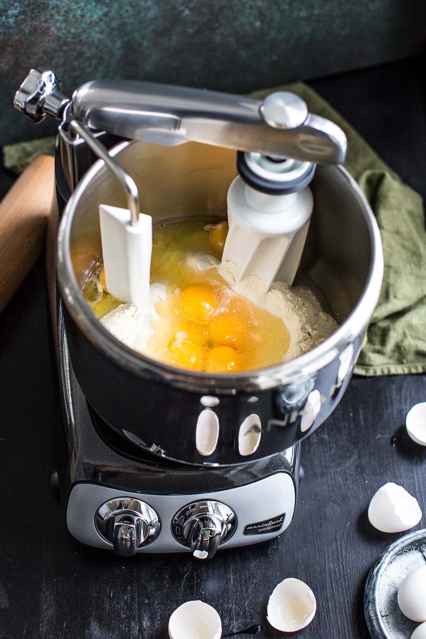 Black Diamond Stand Mixer