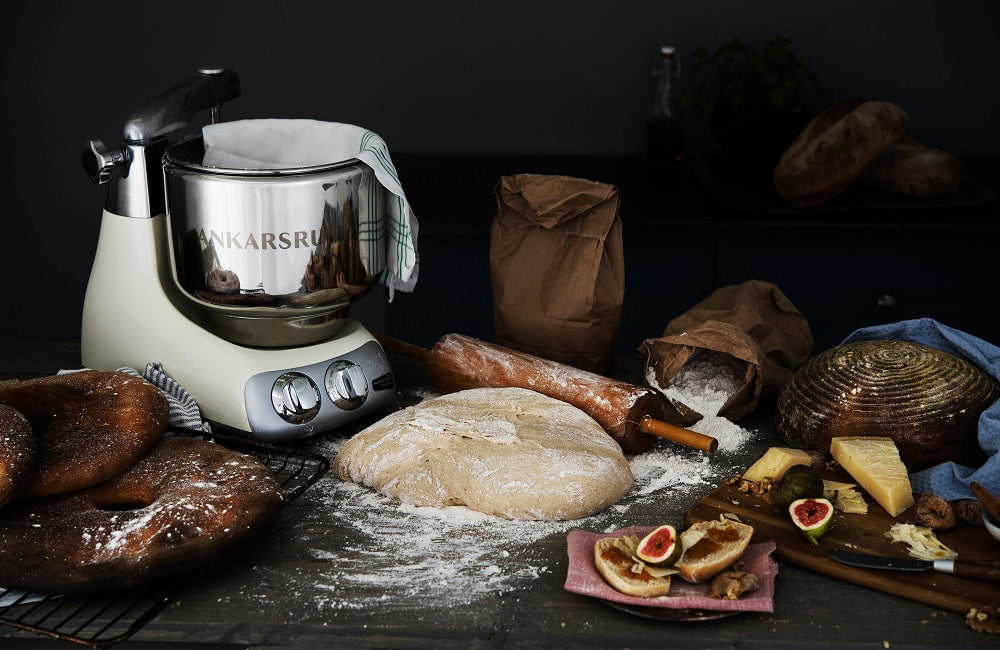 Creme Light Stand Mixer